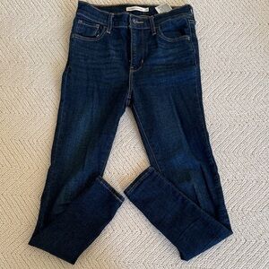 Levi’s Dark Blue Skinny Jeans with Stretch - Classic Slim Fit